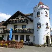 Hotel Gasthof Turm، فندق في Grünhaid