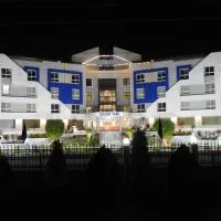 GOLDEN PARK HOTEL & RESORT, hotel i Māldah