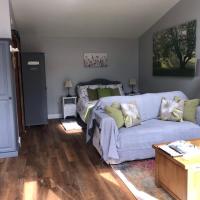 Hillview Lodge, hotel in Chittoe