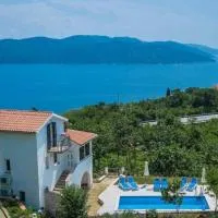 Apartment Rea with Pool, хотел в Брсеч