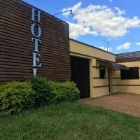 Hotel em SBO - São Francisco, отель в городе Санта-Барбара-д'Уэсти