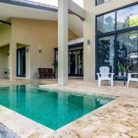 Casa Ironbark, Potrero Huge 3-Bedroom Home with Pool