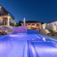 Luxury villa Maxima II with large pool, sauna and jacuzzi, hotel near Pula Airport - PUY, Valtura