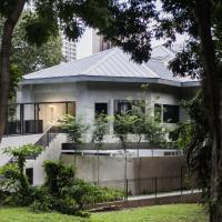 Lloyd's Inn, hotel in River Valley, Singapore