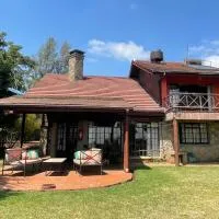Francolin Cottage at Great Rift Valley Lodge & Golf Resort Naivasha: Naivasha şehrinde bir otel