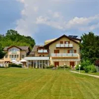 Seehotel Paulitsch, hotell i Velden am Wörthersee