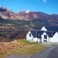 Lochside, 1 The Corries, hotelli kohteessa Spean Bridge