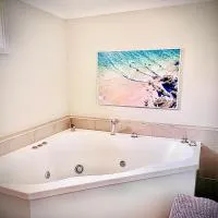Churchill's B&B twin spa getaway Studio: Swansea şehrinde bir otel