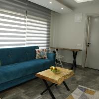 Comfortable and Modern Suite with Balcony in Narlidere, Izmir, hotel in İzmir