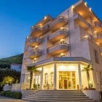 Hotel Bella Vista – hotel w Drveniku