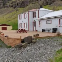 Guesthouse Stekkatún, отель в городе Skálafell