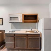 WoodSpring Suites Bakersfield Airport, hotel poblíž Letiště Meadows Field    - BFL, Bakersfield