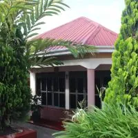 Montane Safaris Hotel, hotel v mestu Fort Portal