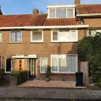 Single family home in Hillegersberg - Schiebroek、ロッテルダムにあるロッテルダム空港（ザ・ハーグ空港） - RTMの周辺ホテル