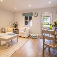 Comfortable conversion in large private farm - Bradleys Barn, hotel in Boxted