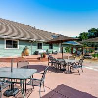 Farmhouse Family Getaway, hotel di Pismo Beach