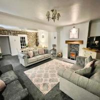 Traditional cosy PET FRIENDLY cottage by the canal