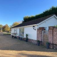 The Oaks, Luxury 2 bedroom cottage in a peaceful location