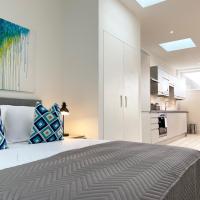 Fleet Heights Apartment Eight, hotel in Fleet