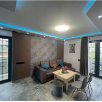 Designed Apartment with French Balcony, hotel in Yerevan