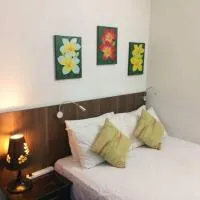 Cozy Middle Room at Suria Kipark Damansara Apartment - Homestay with Fully Equipped Kitchen and Laundry, hotel u gradu Kepong