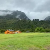Cabañas Río del Este SPA，位于Ralún的酒店