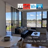 BEAUTIFUL CITY VIEWS CLOSE CITY AIRPORT FREE WINE: bir Perth, Ascot oteli