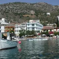 Dolfin, hotel a Tolo