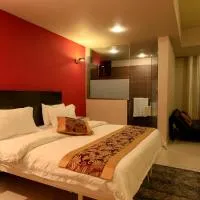 Tills at Vienna Hotel, khách sạn ở Tema