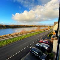 Large En-Suite with Stunning River Views in Lancaster