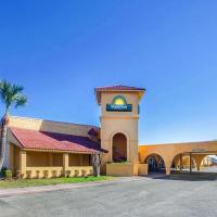 Days Inn by Wyndham Del Rio, hotel near Del Rio International Airport - DRT, Del Rio