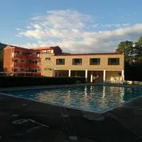 Finca Hotel - Piscina La Johanna, hotel en La Mesa