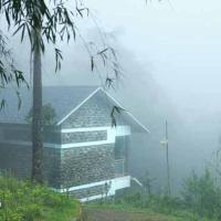 Misty Mountain Experience, hotel in Pīrmed