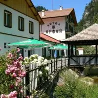 Семеен хотел Орфей, hotel a Teshel