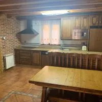 Casa Rural Los Tasajos, hotell i La Horcajada