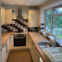 Lovely 4-Bed Apartment in Harrow