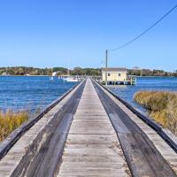 Coras Cottage Near Chesapeake Bay Access!、OnancockにあるAccomack County Airport - MFVの周辺ホテル