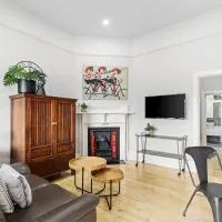 Boutique Heritage Studios On Ryrie street OPPOSITE HOSPITALS Geelong CBD, hotelli kohteessa Geelong