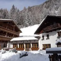 Hotel Gasthof Stuibenfall، فندق في نيديرثاي