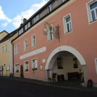 Hohenberg an der Eger에 위치한 호텔 Hotel Gasthof Zum weissen Lamm