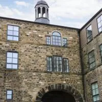 Over The Arch, hotel in Keighley