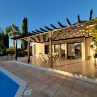 Villa Phoenix in Secret Valley, отель в Пафосе