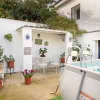 Nice Home In Las Pinedas With Wifi, Outdoor Swimming Pool And Swimming Pool, hotel en Las Pinedas