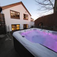 3 Bed Luxury Cottage With Private Hot Tub