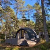 Pokemaja Nõva männimetsas, hotel a Rannaküla