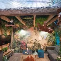 JUNGLE ROOM évadez vous cosy luxe gare autoroute, hotel in Givors