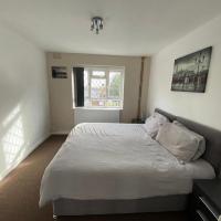 Lovely 2-Bed Apartment in Solihull