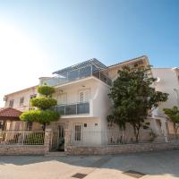 Apartment and Rooms Mato، فندق في مْليني