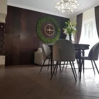 Serce Nieznanego Boru, hotel i Lipiny