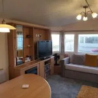 Parkdean Kessingland Beach Holiday Chalet, hotel v destinaci Benacre
